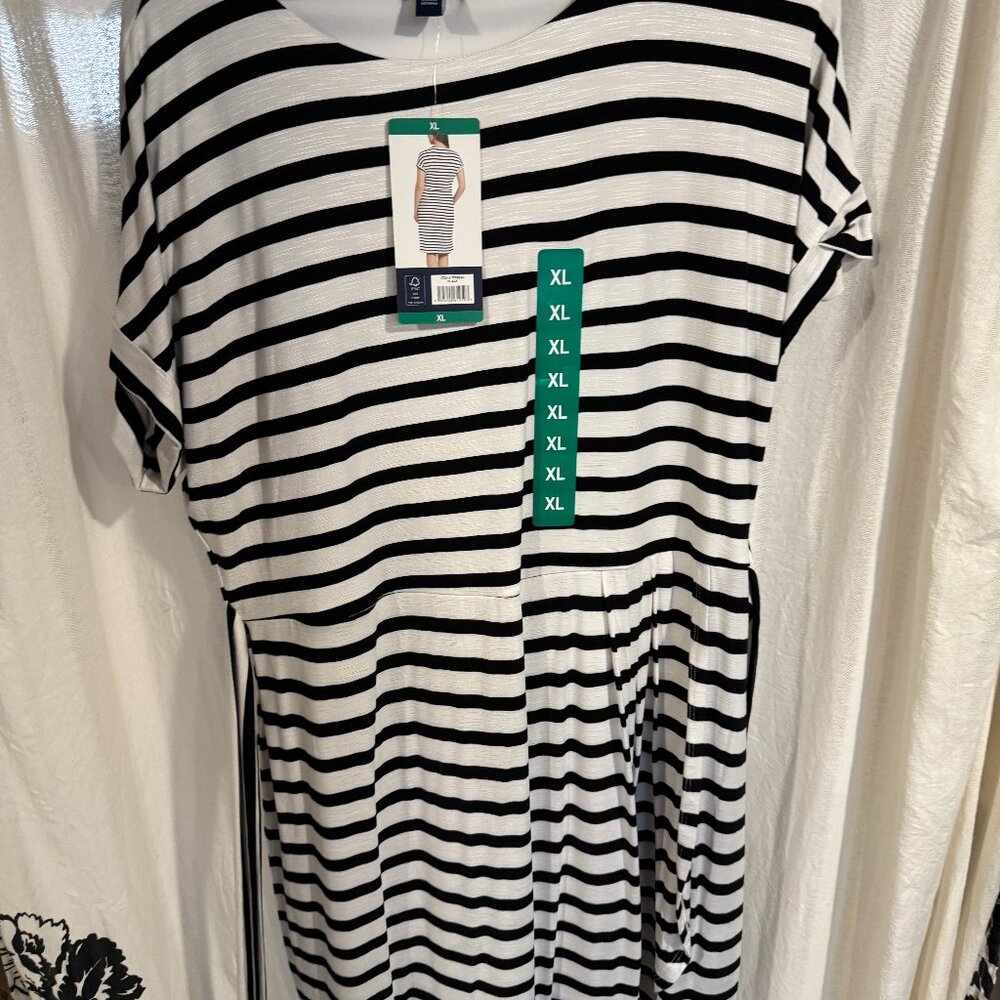 Chaps | Women's Black & White Stripe Crewneck Dress | XL